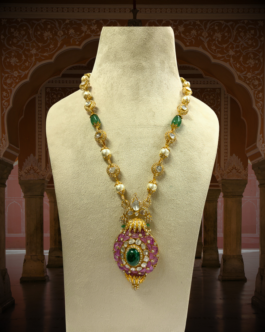 OPEN SET WITH EMERALD
